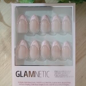 Glamnetic Nails! Pink Me Up! A Classy French Tip With Pearls